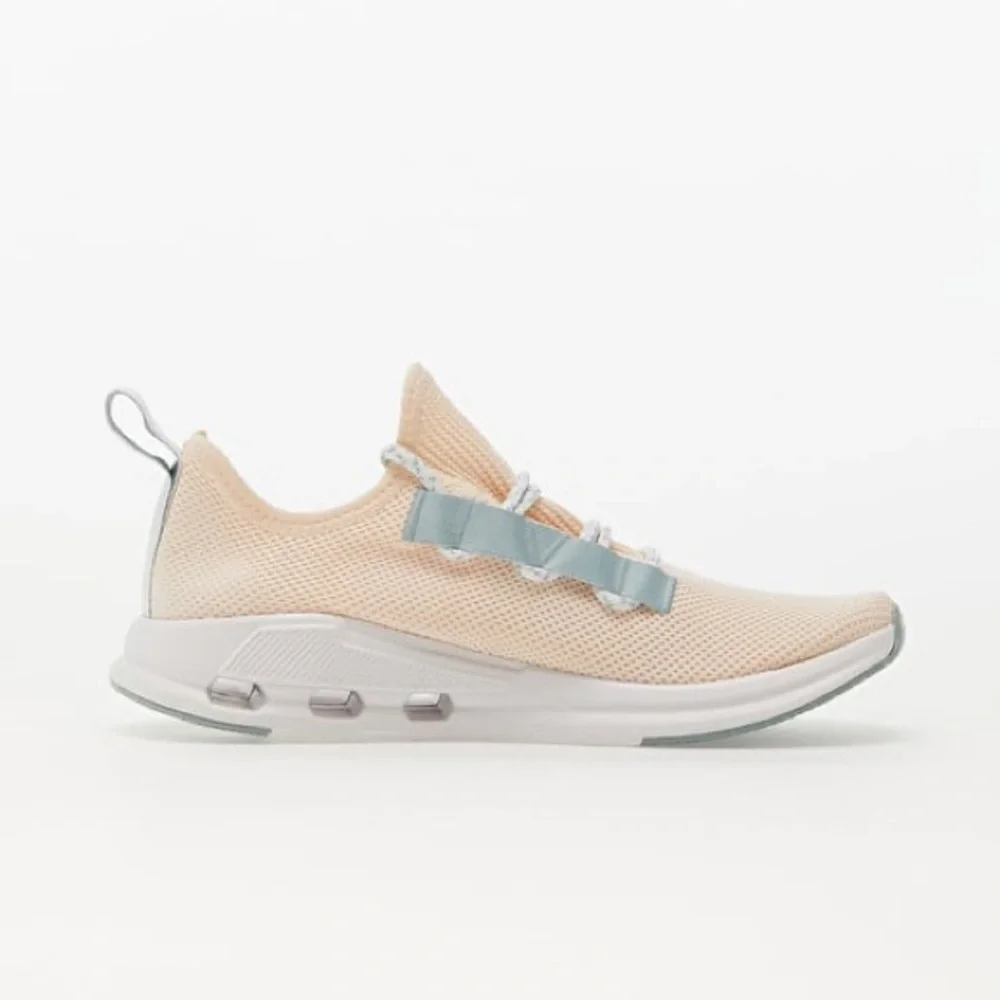 On W Cloudeasy Sneakers - Picture 5 of 16